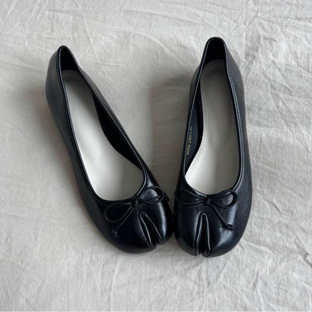 Black tabi shoes with block kitten heels